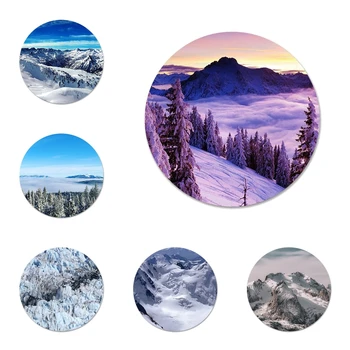 58 мм Зимни Планински Пейзаж Брошка на Жени Cosplay Икона Аксесоари За Дрехи Раница Украса на Подарък