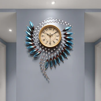 Европейският стил на леки луксозни стенни часовници хол домашни часовници креативната мода тъпо декоративни часовници перо джобни часовници
